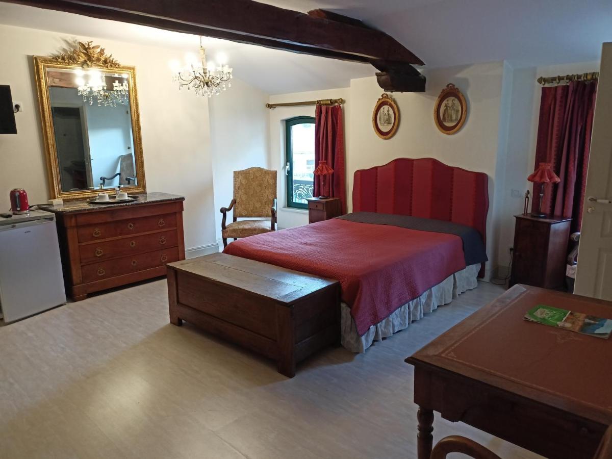 Bed and Breakfast Au Fond De La Cour Veyre-Monton Екстер'єр фото