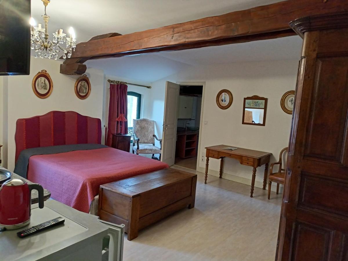 Bed and Breakfast Au Fond De La Cour Veyre-Monton Екстер'єр фото