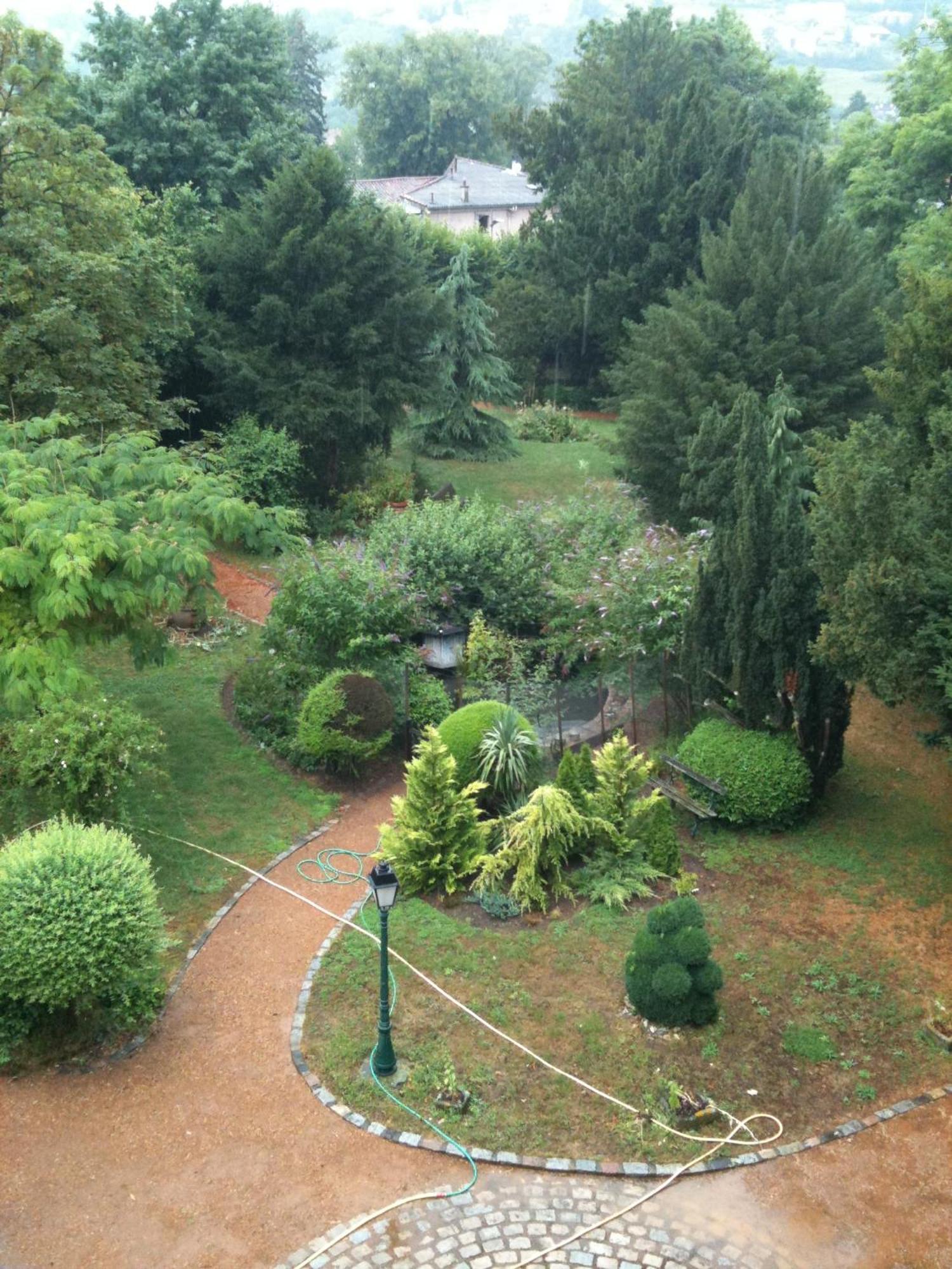 Bed and Breakfast Au Fond De La Cour Veyre-Monton Екстер'єр фото
