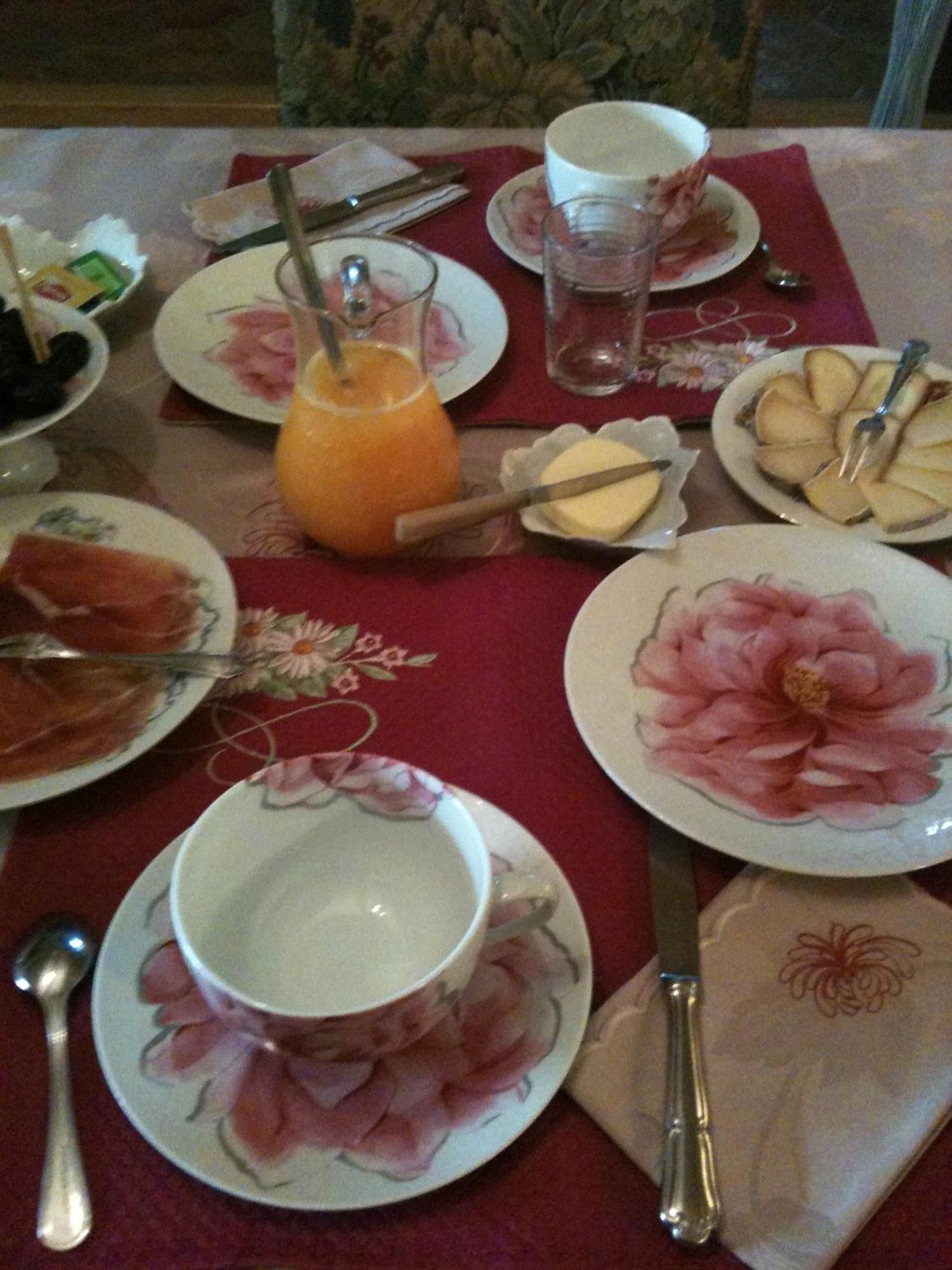 Bed and Breakfast Au Fond De La Cour Veyre-Monton Екстер'єр фото