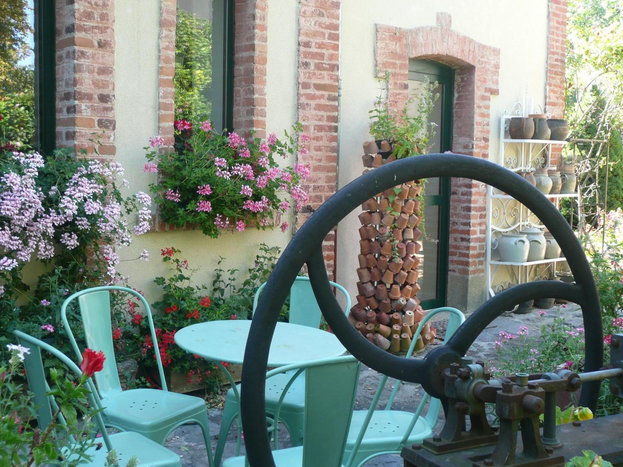 Bed and Breakfast Au Fond De La Cour Veyre-Monton Екстер'єр фото