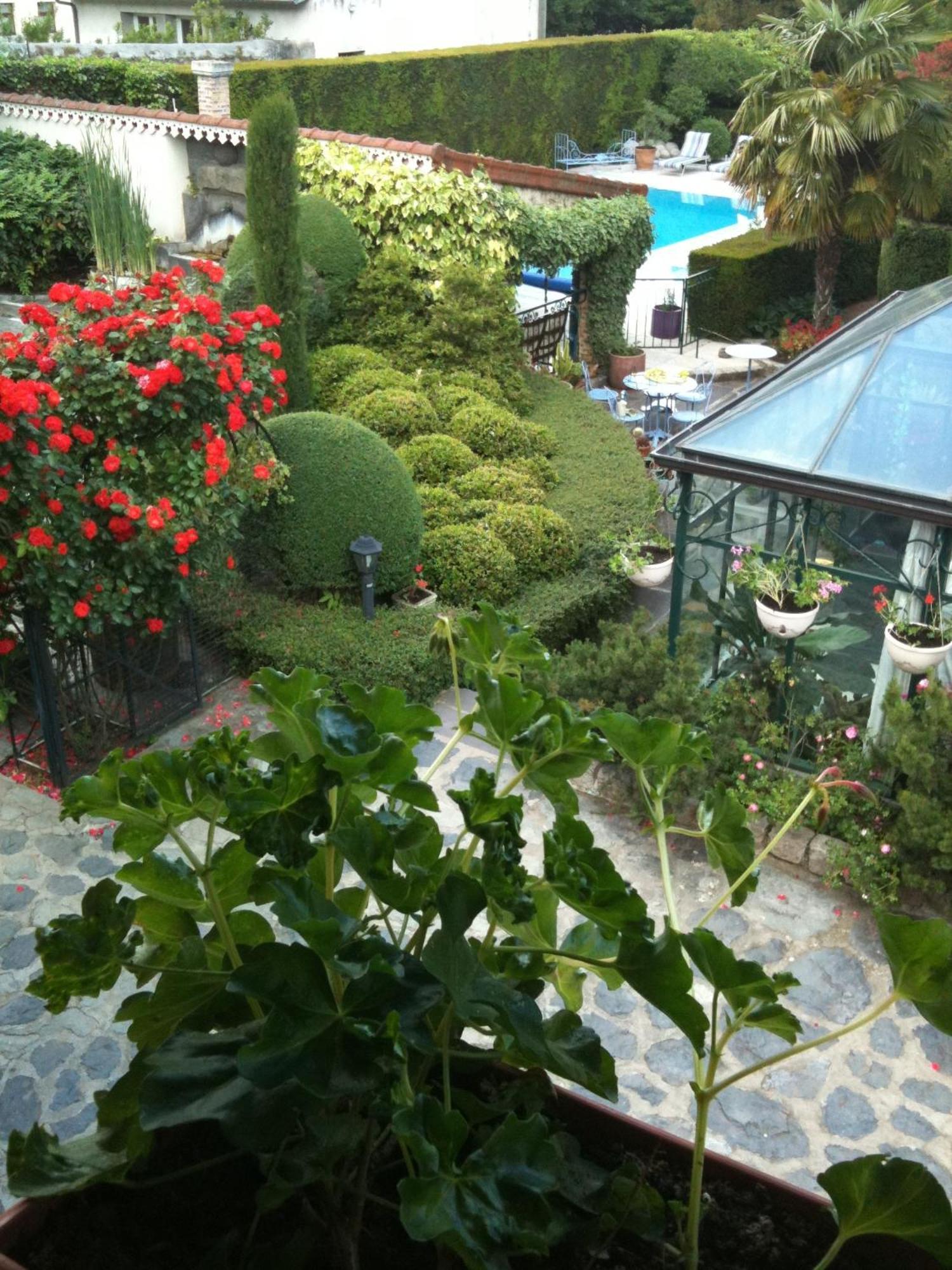 Bed and Breakfast Au Fond De La Cour Veyre-Monton Екстер'єр фото