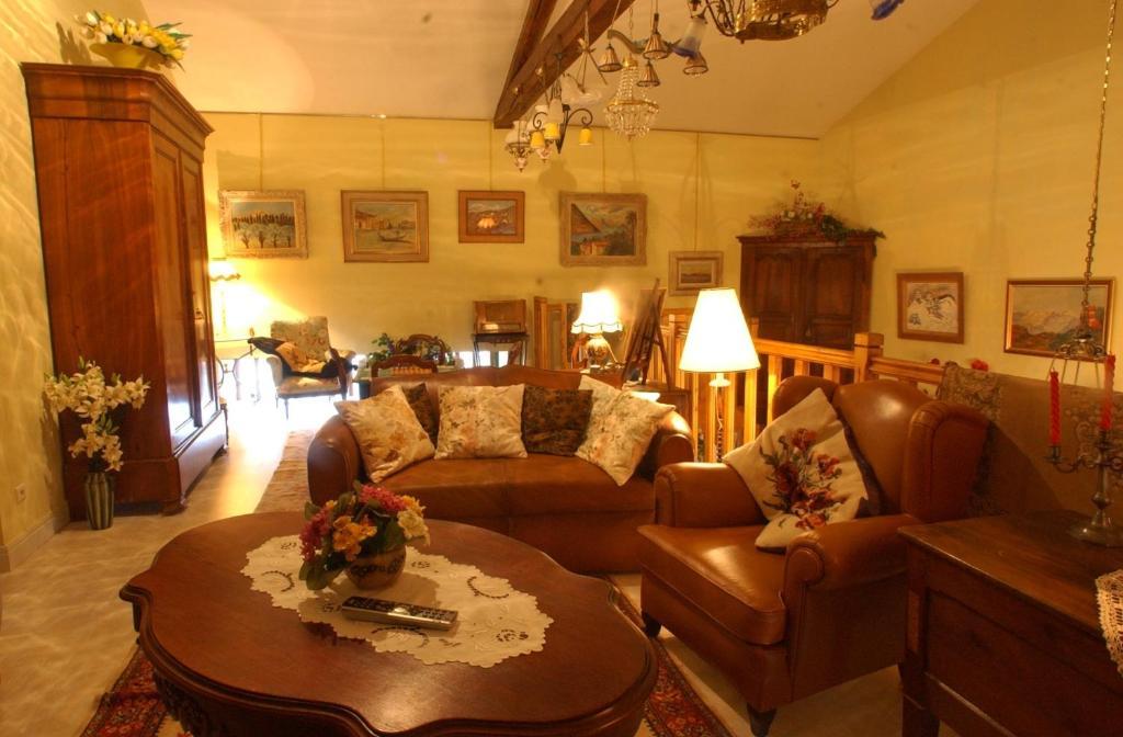 Bed and Breakfast Au Fond De La Cour Veyre-Monton Екстер'єр фото