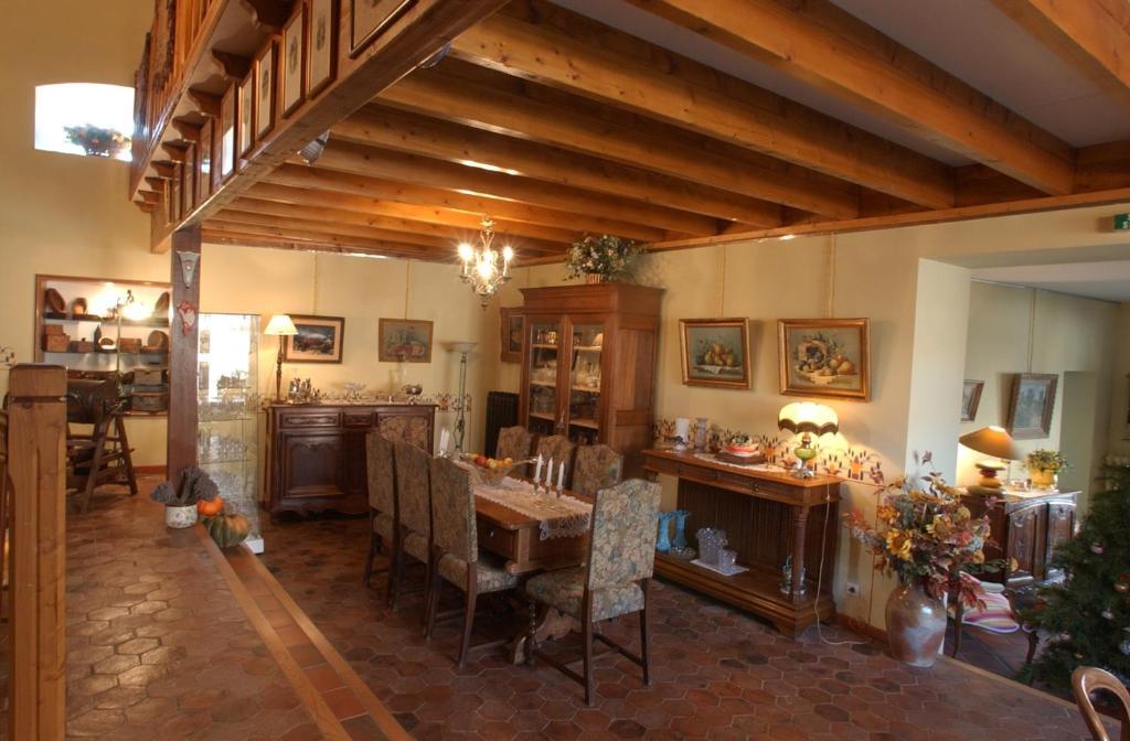 Bed and Breakfast Au Fond De La Cour Veyre-Monton Екстер'єр фото