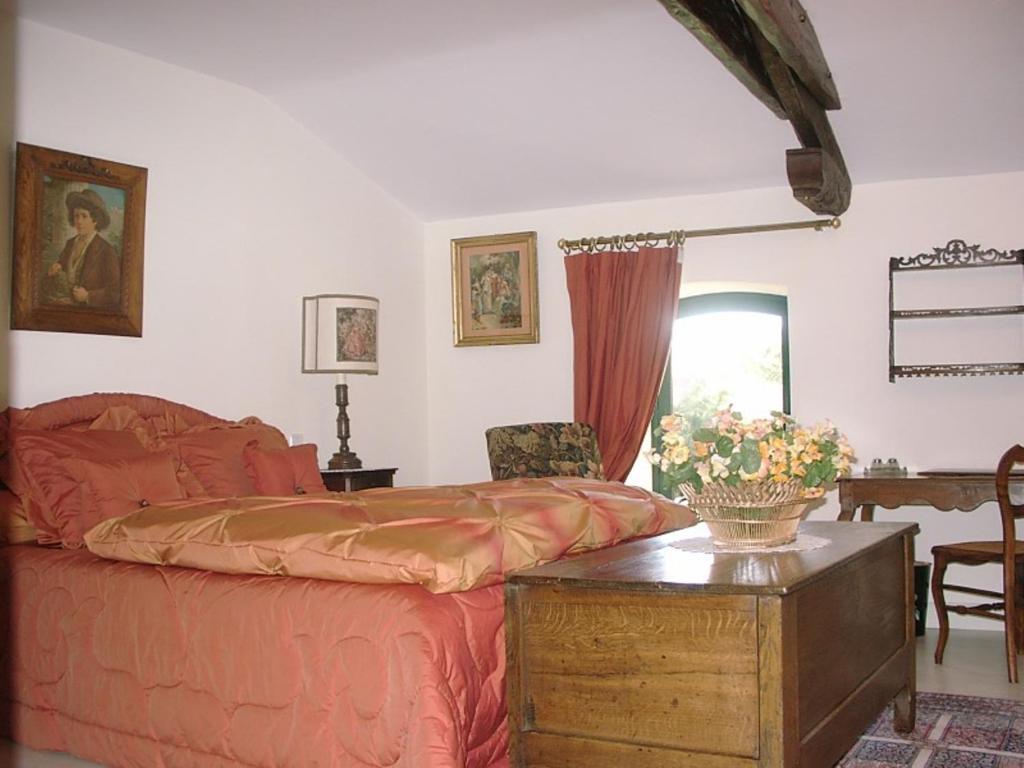 Bed and Breakfast Au Fond De La Cour Veyre-Monton Екстер'єр фото
