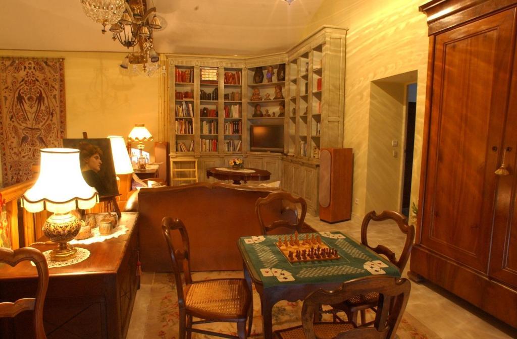 Bed and Breakfast Au Fond De La Cour Veyre-Monton Екстер'єр фото