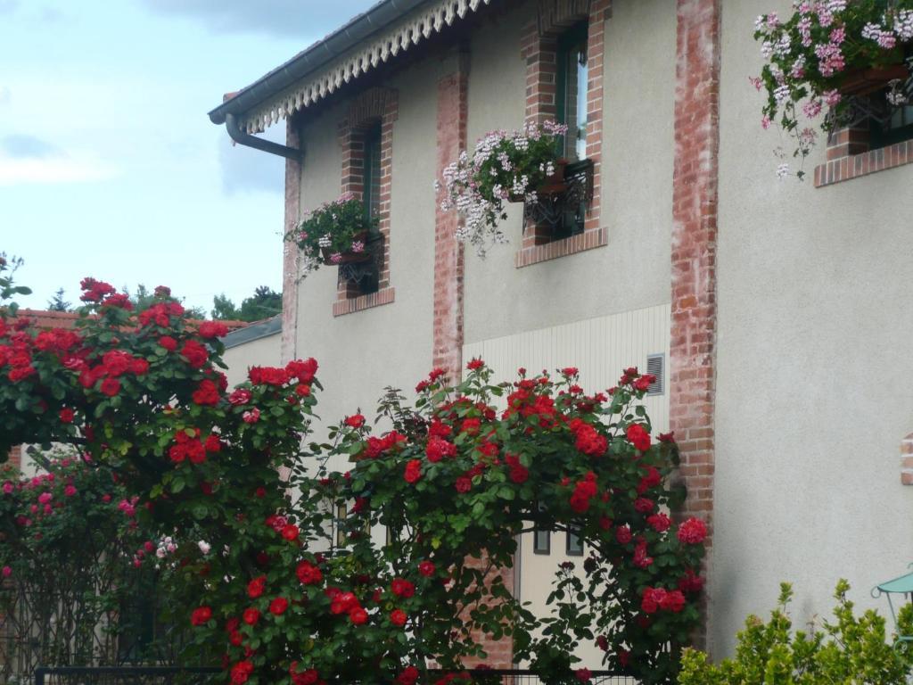 Bed and Breakfast Au Fond De La Cour Veyre-Monton Екстер'єр фото
