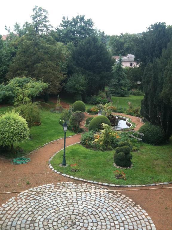 Bed and Breakfast Au Fond De La Cour Veyre-Monton Екстер'єр фото